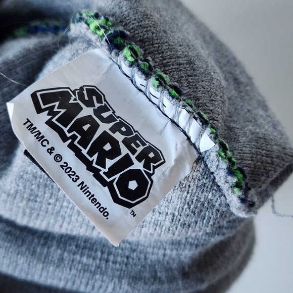 Nintendo Super Mario Beanie Hat Mens OS Gray Striped Pom Pom Knit Winter Cap - Picture 7 of 10